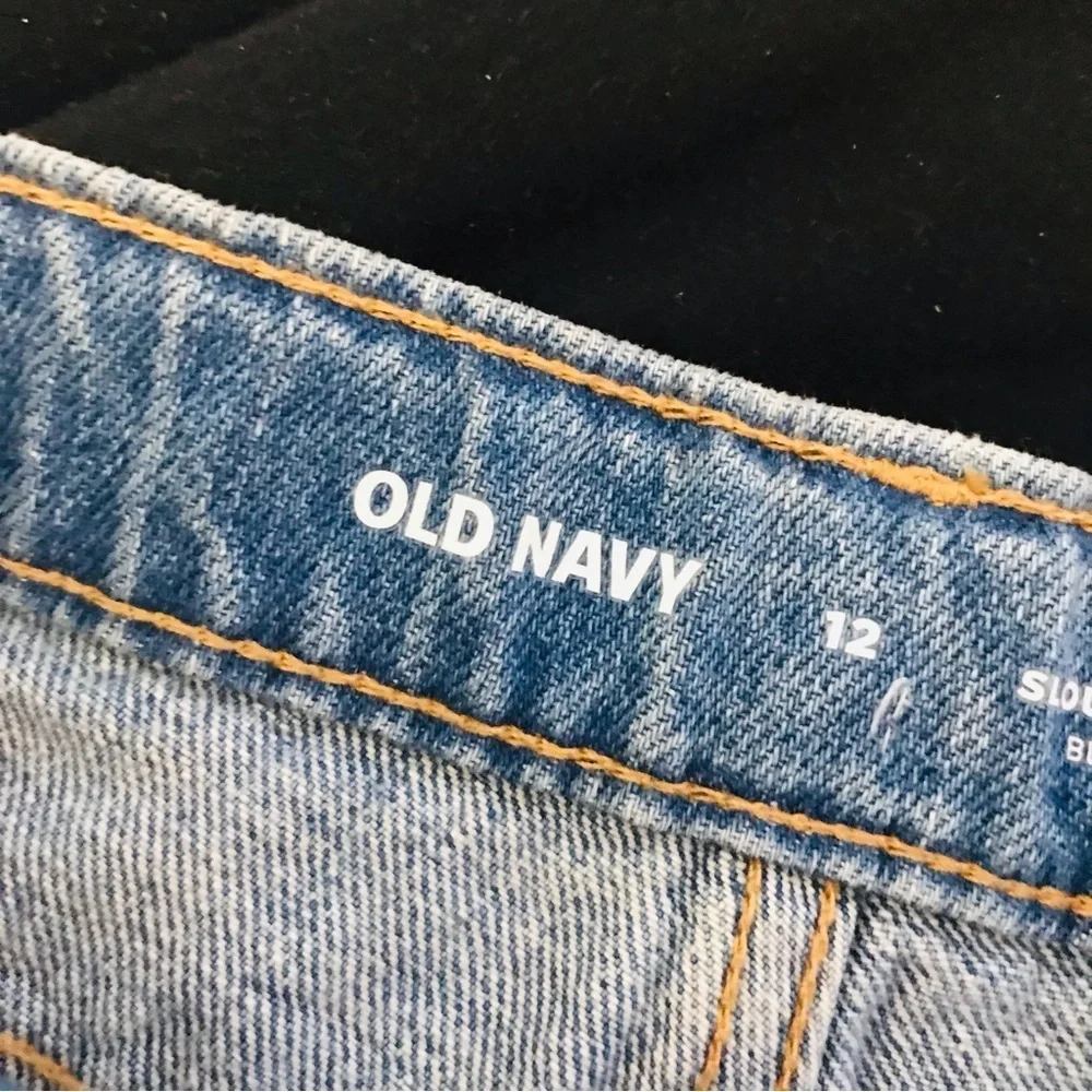 Old Navy High Rise Slouchy Straight Light Wash Distressed Jeans Girl’s size 12